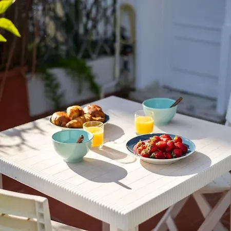 Apartment L'oiseau Bleu - Terrasse - Place Non Privative Parking Collectif - Climatisation Menton