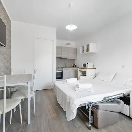 L'oiseau Bleu - Terrasse - Place Non Privative Parking Collectif - Climatisation Apartment *