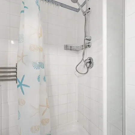 Loiseau Bleu - Terrasse - Parking - Clim * Ментона